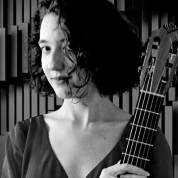 Магия струн. Концерт на крыше Невского: гитарист-виртуоз Софья Друба — салонный вечер с фуршетом