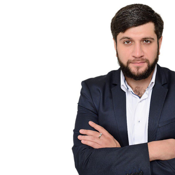 Эльбрус песня налево. Эльбрус Джанмирзоев. Эльбрус Джанмирзоев и Элвин грей. Эльбрус Джанмирзоев пошел налево. Джанмирзоев пошел на лево.