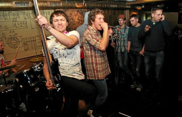 Благотворительный концерт в баре "Завод"