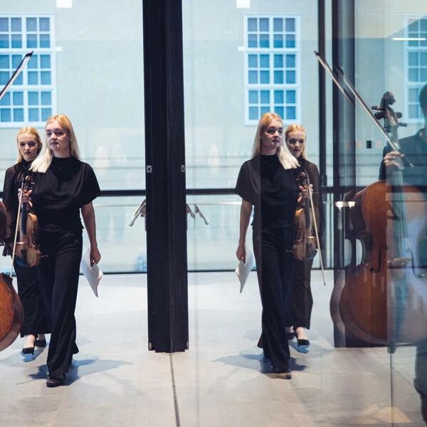 Simple Music Ensemble. Поп-хиты