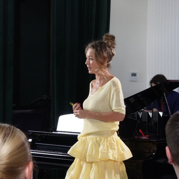 Арт-ужин с Оксаной Веремеенко (в стоимость билета входит сет из 3х блюд)