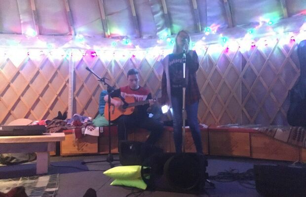 Шпицы на квартирнике в парке Ватан (22.12.2017)