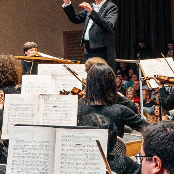 «Рождение национальных школ»