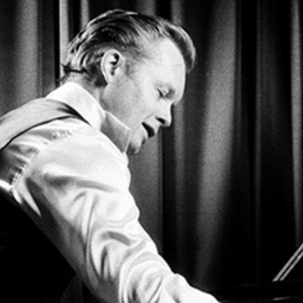 Концерт Дениса Мажукова