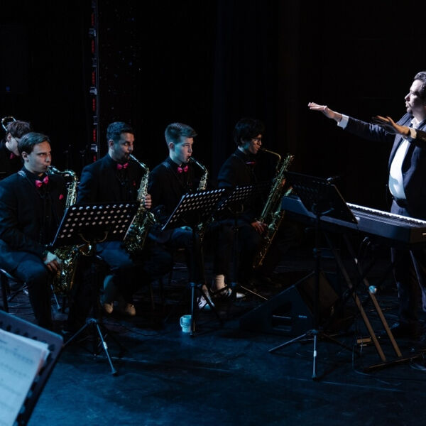 Когда приходит год молодой...