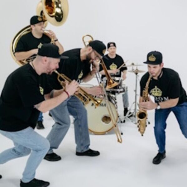 Вся мощь духовых инструментов от Boom Brass Band!