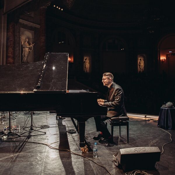 Андреа Бочелли. Tribute при свечах