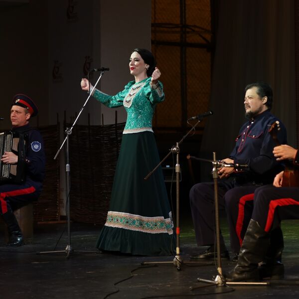 Ансамбль «Донцы». Посидим по-хорошему