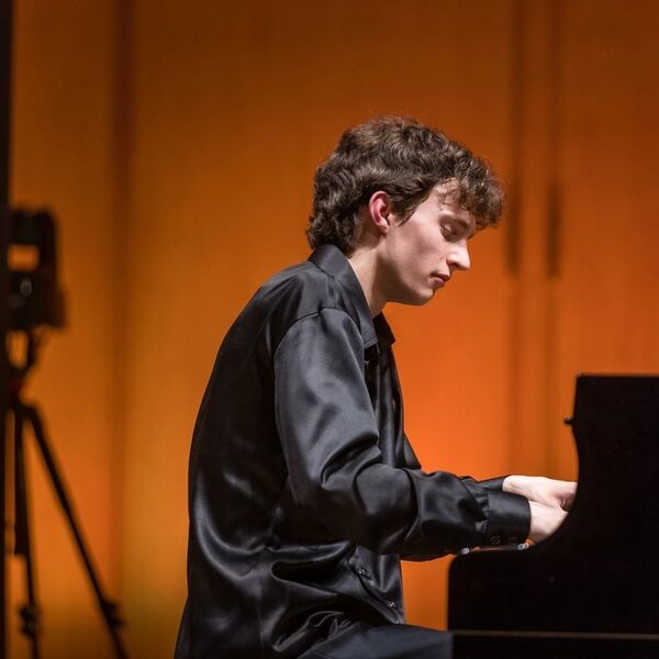 В созвездии роялей