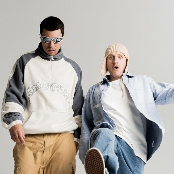 Школьник и Бау