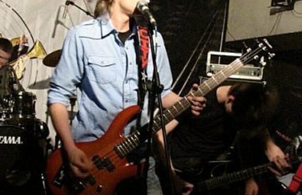 Выступление вне конкурса на втором отборочном феста уРОК....