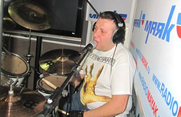 Выступление DOGMA в программе Семёна Чайки "Живые" на радио Маяк.