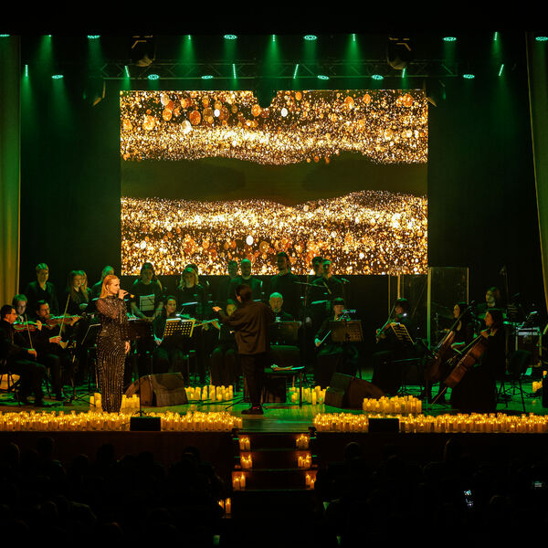 Neo Classic Orchestra и хор. Идеальное свидание. 3000 свечей