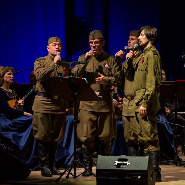 Тебе, о Родина, сложил я песню ту