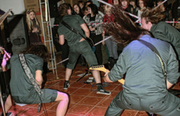 18.02.11 муз.салон Ария