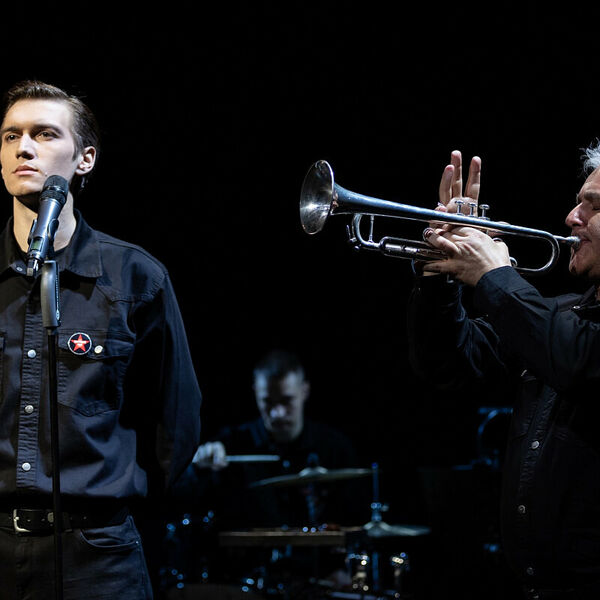 Цветущий май