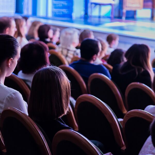 Безумный день конферансье