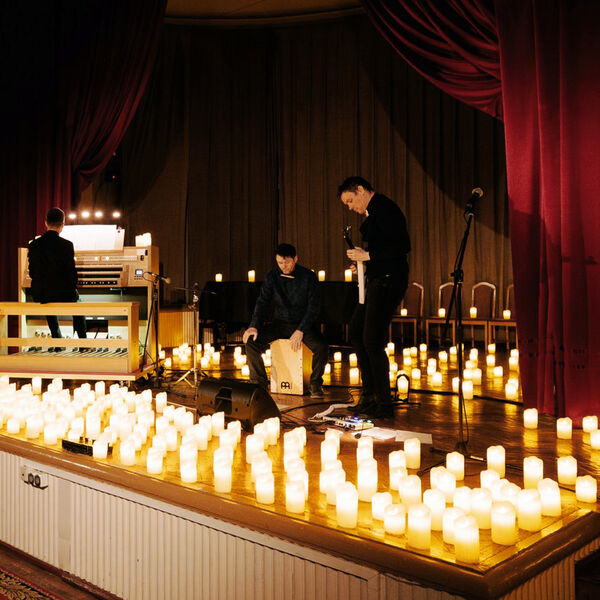 Мировые рок-хиты при свечах