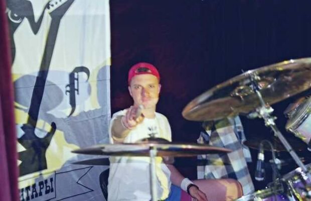 28/06/2003 “TOTALLY UNDRUGGED” Live in OLYMPISKY 