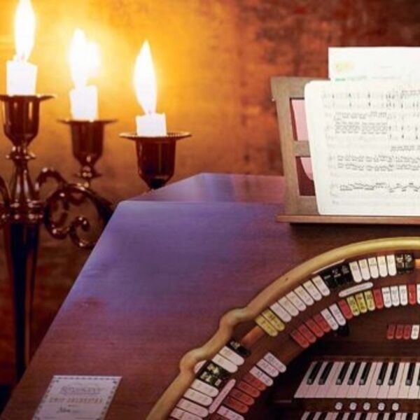 Театральный орган в усадьбе. Вечер при свечах. Неоклассика