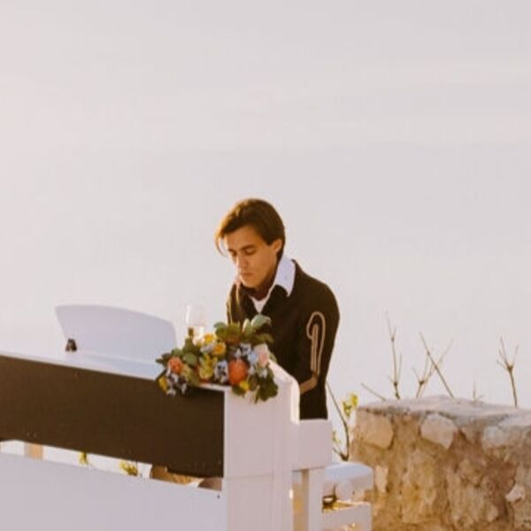 Космический Виталий Марков, неоклассика, фортепиано