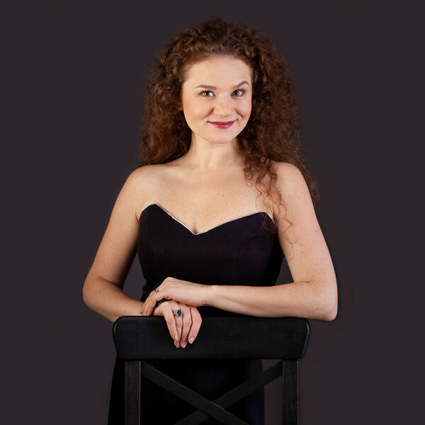 Поёт Марина Барсукова