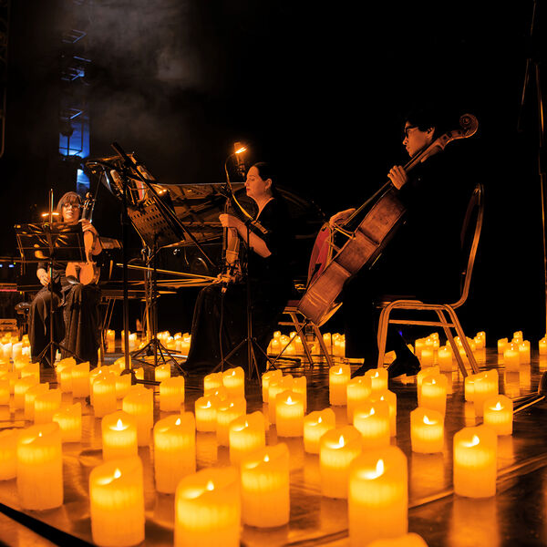 Рок-хиты на виолончелях при свечах