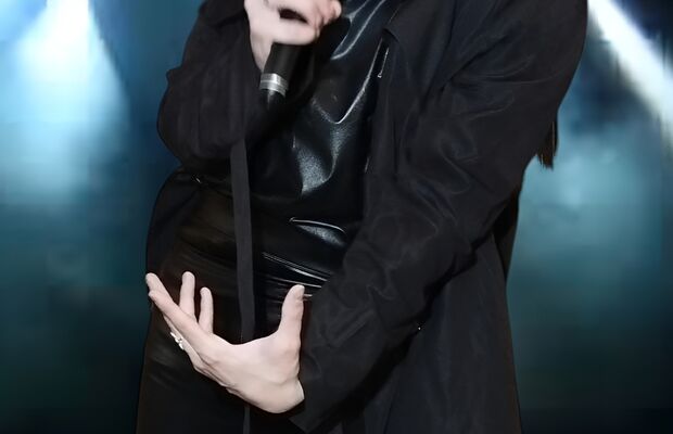 Slava Volk Певец