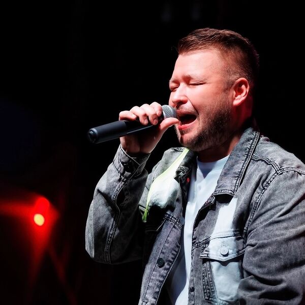 Дискотека 90-х с участием Михаила Жукова