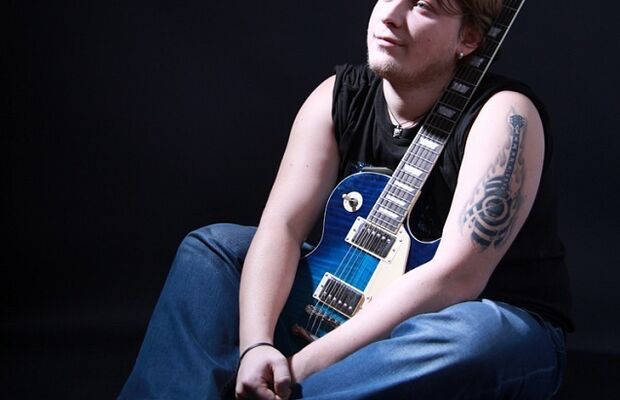 Вячеслав Егоров и его гитара