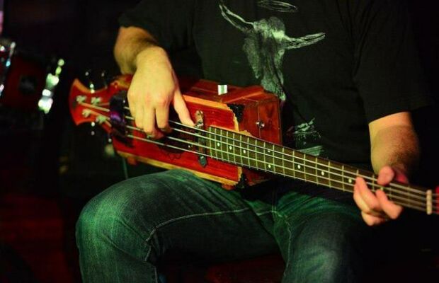 Гитары из сигарных коробок