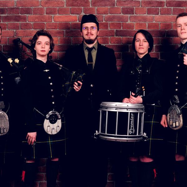 Волынки и барабаны Санкт-Петербурга