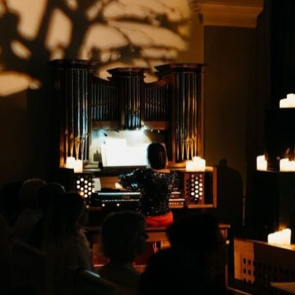 Концерт при свечах «Вальс цветов: Танцы в четыре руки»