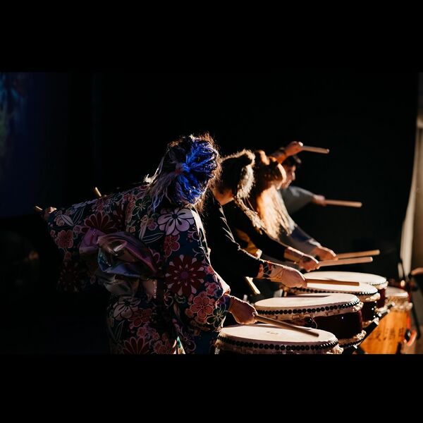 Шоу японских барабанов, орган и кото