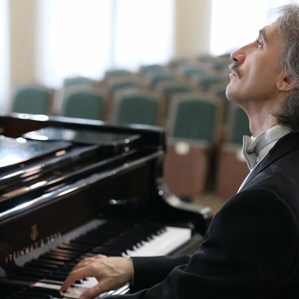 Евгений Михайлов