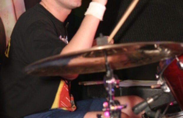 30/10/2004 “TOTALLY UNDRUGGED II” Live in OLYMPISKY 