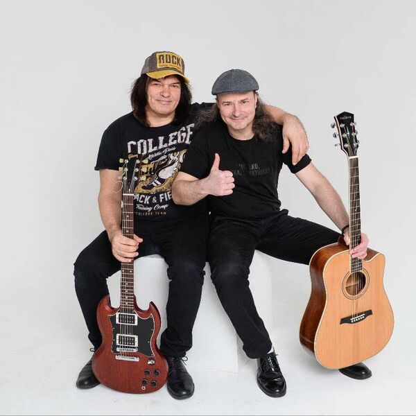 О героях былых времён, о любви, весне, победе!