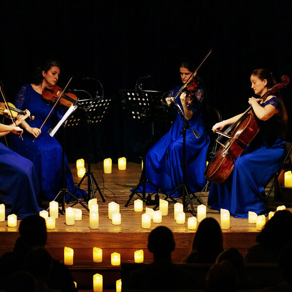 Мировые шедевры классики при свечах