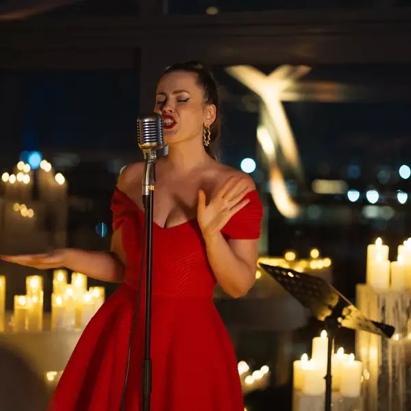 Магия свечей. Эми Уайнхаус. Джаз на крыше