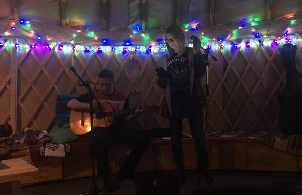 Шпицы на квартирнике в парке Ватан (22.12.2017)