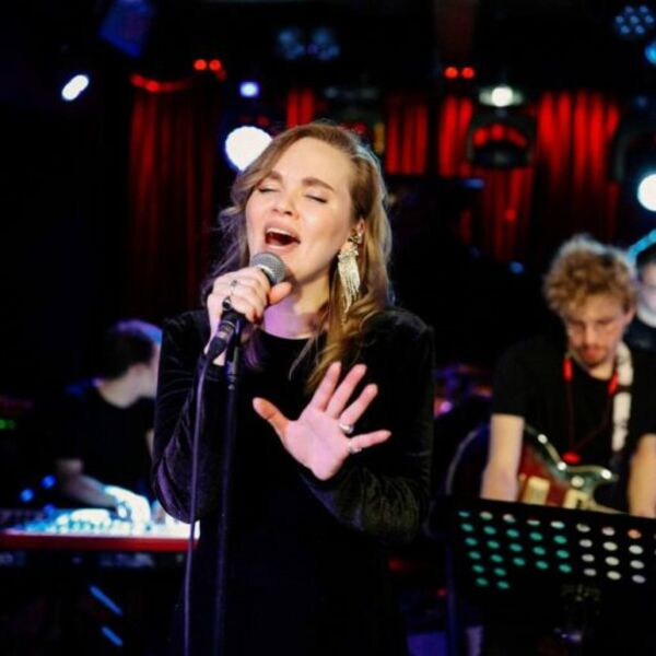 Саша Алмазова и CoolGroove Bigband п/у Юрия Ковешникова