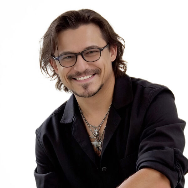 Максим Олейников