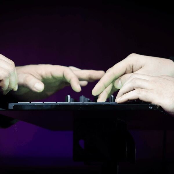 Импровизaция и структура. ЦЭАМ. Импросхема. Саунд-арт инсталляция ROTOR. Фотовыставка.