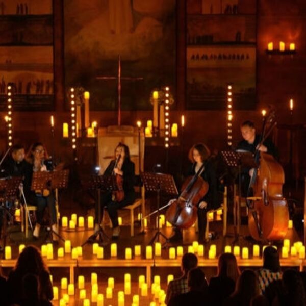 Мировые саундтреки в соборе при свечах