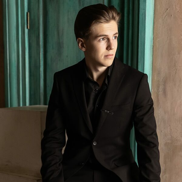 Арсений Сурин представляет: Студенческий поп-фестиваль