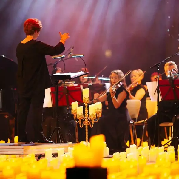 Музыка киношедевров в сиянии тысячи свечей