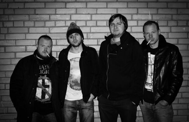 КУЛАКИ В КАРМАНАХ