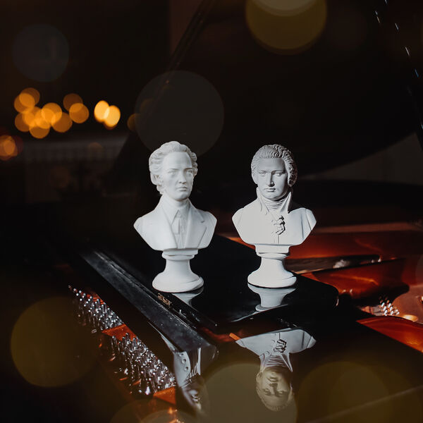 Моцарт и Шопен при свечах