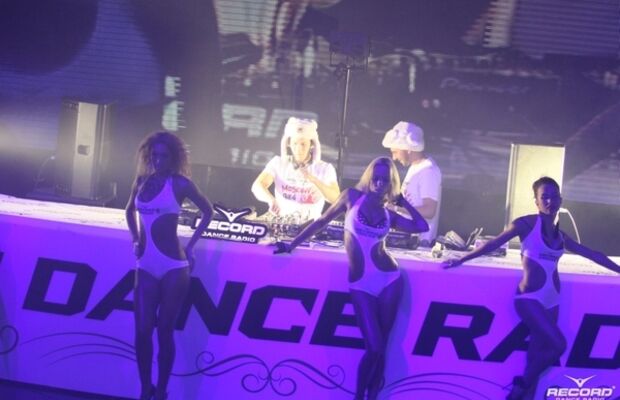 RECORD GRAND OPENING