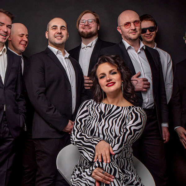 Оркестр саксофонов 2x2 Orchestra и Лина Нова